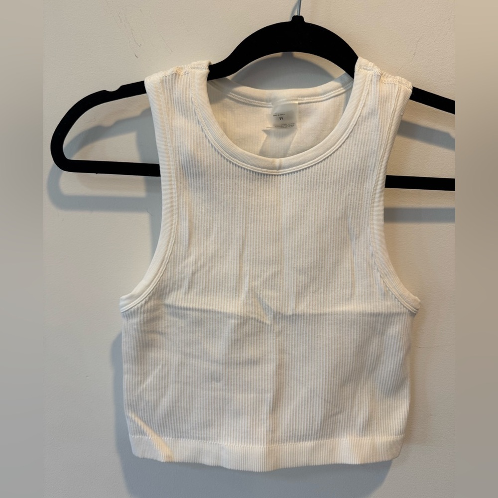 Aritzia Sunday Best SinchSeamless White Ribbed Tank Top Size M